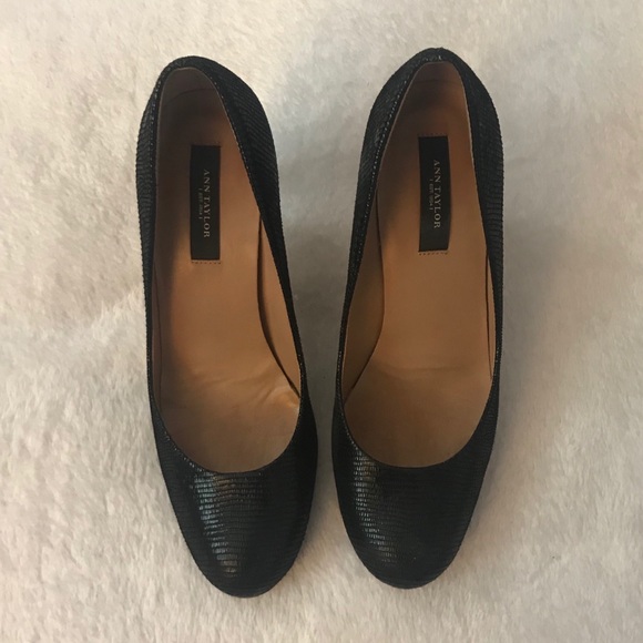Ann Taylor black leather lizard heels 6/6.5 - Picture 3 of 8